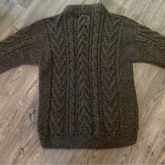 Buffalo Imports Trading Co wool cable knit sweater Athabasca AB. Canada handmade - Picture 11 of 15